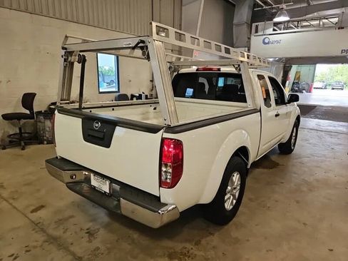 Used 2021 Nissan Frontier SV RWD image 5