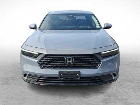 Used 2023 Honda Accord Touring image 2