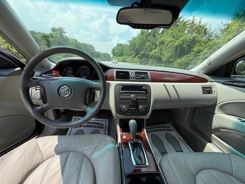 Used 2009 Buick Lucerne CXL FWD image 10