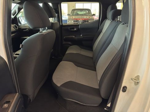 Used 2020 Toyota Tacoma TRD Sport w/ Technology Package AWD/4WD image 12