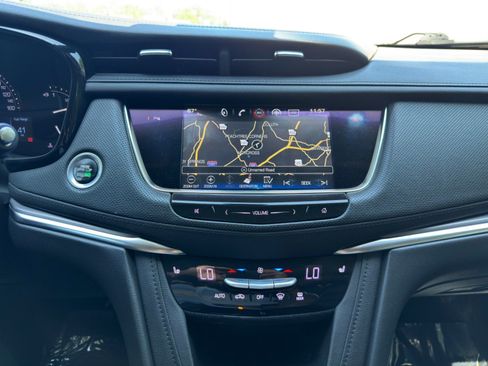 Used 2017 Cadillac XT5 Luxury w/ Driver Awareness Package FWD image 22