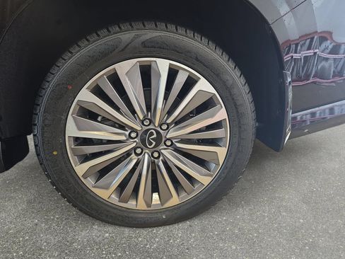 Certified 2025 INFINITI QX80 Luxe w/ Cargo Package AWD/4WD image 32
