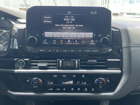 Certified 2023 Nissan Pathfinder SL image 17