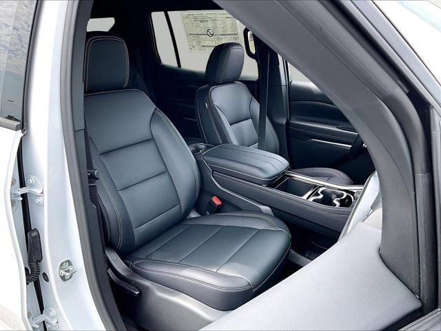 New 2027 Chevrolet Traverse LT w/ Midnight/Sport Edition AWD/4WD image 31