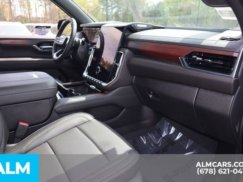 Used 2026 GMC Yukon Denali w/ Sun & Power Step Package AWD/4WD image 28
