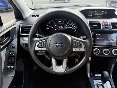 Used 2017 Subaru Forester 2.5i Premium AWD/4WD image 18