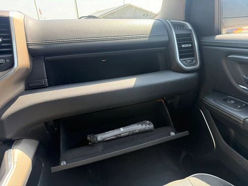 Used 2020 RAM 1500 Laramie AWD/4WD image 34