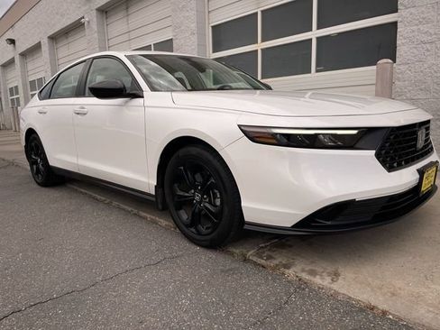 Used 2025 Honda Accord SE image 10