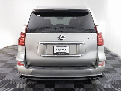 Used 2022 Lexus GX 460 Premium w/ Accessory Package image 18