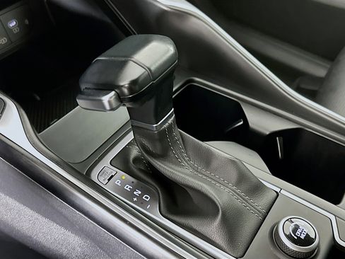 Used 2024 Kia Sorento S image 25