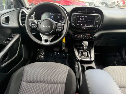 Used 2024 Kia Soul LX w/ Option Group 015 FWD image 13