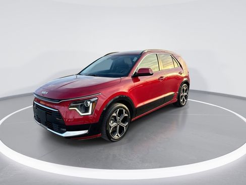 Used 2023 Kia Niro EX Touring image 4