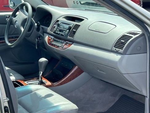Used 2002 Toyota Camry LE FWD image 25