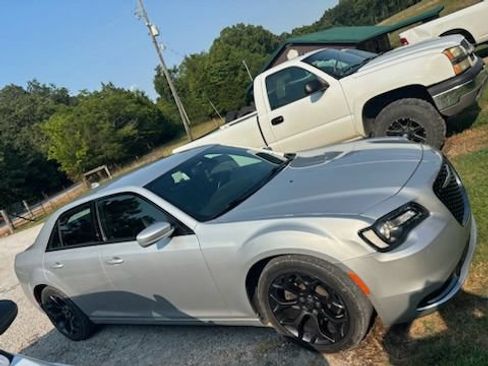 Used 2020 Chrysler 300 S RWD image 3