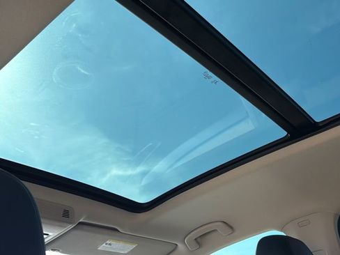 Used 2025 Volkswagen Atlas SEL Premium R-Line image 17