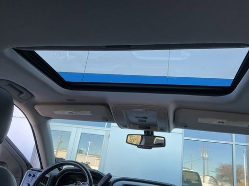 Used 2017 GMC Sierra 1500 SLT w/ SLT Premium Package image 29