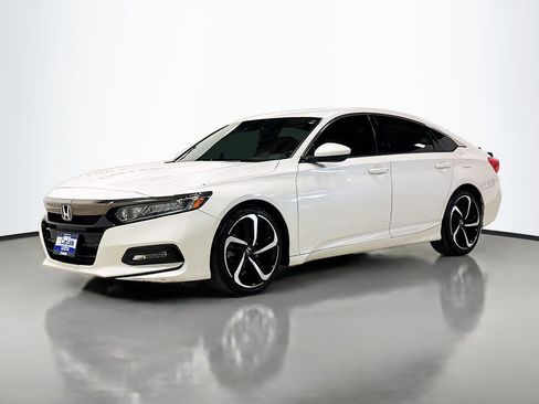 Used 2018 Honda Accord Sport image 3