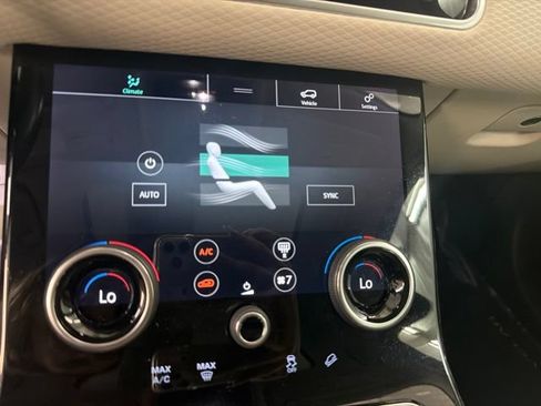 Used 2019 Land Rover Range Rover Velar S AWD/4WD image 31