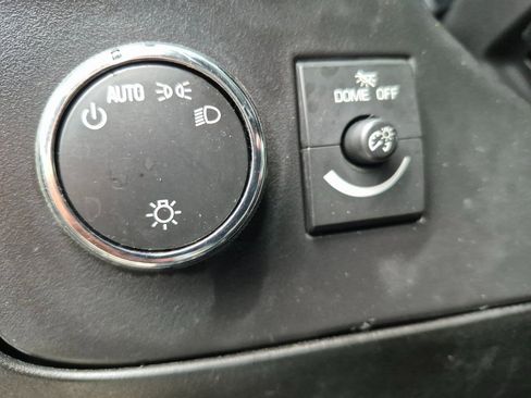 Used 2015 Chevrolet Express 2500 image 18