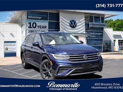 Used 2024 Volkswagen Tiguan SE w/ Panoramic Sunroof Package
