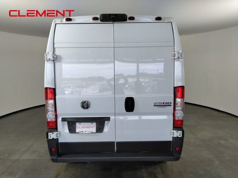 Used 2026 RAM ProMaster 2500 w/ Convenience Group FWD image 6