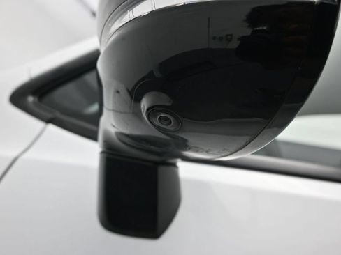 Used 2024 Chrysler Pacifica Limited FWD image 37