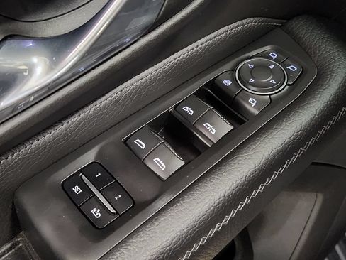 Used 2023 GMC Yukon Denali w/ Advanced Technology Package AWD/4WD image 44