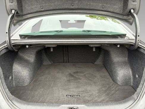 Used 2024 Nissan Altima 2.5 SV image 21