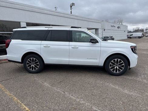 Used 2025 Ford Expedition Max Platinum AWD/4WD image 2