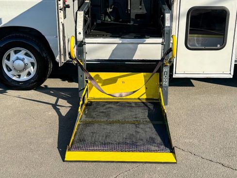 Used 2011 Ford E-350 and Econoline 350 Extended Super Duty w/ PWR Group image 5