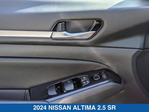 Used 2024 Nissan Altima 2.5 SR w/ SR Premium Package AWD/4WD image 13