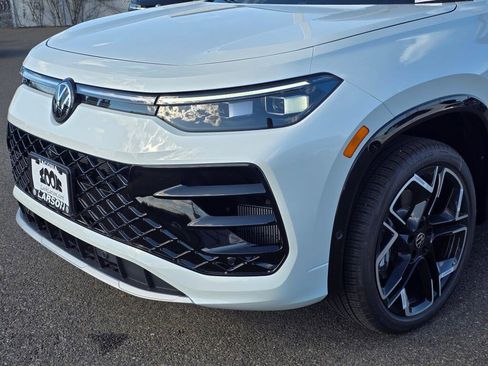 New 2026 Volkswagen Tiguan SEL R-Line image 10