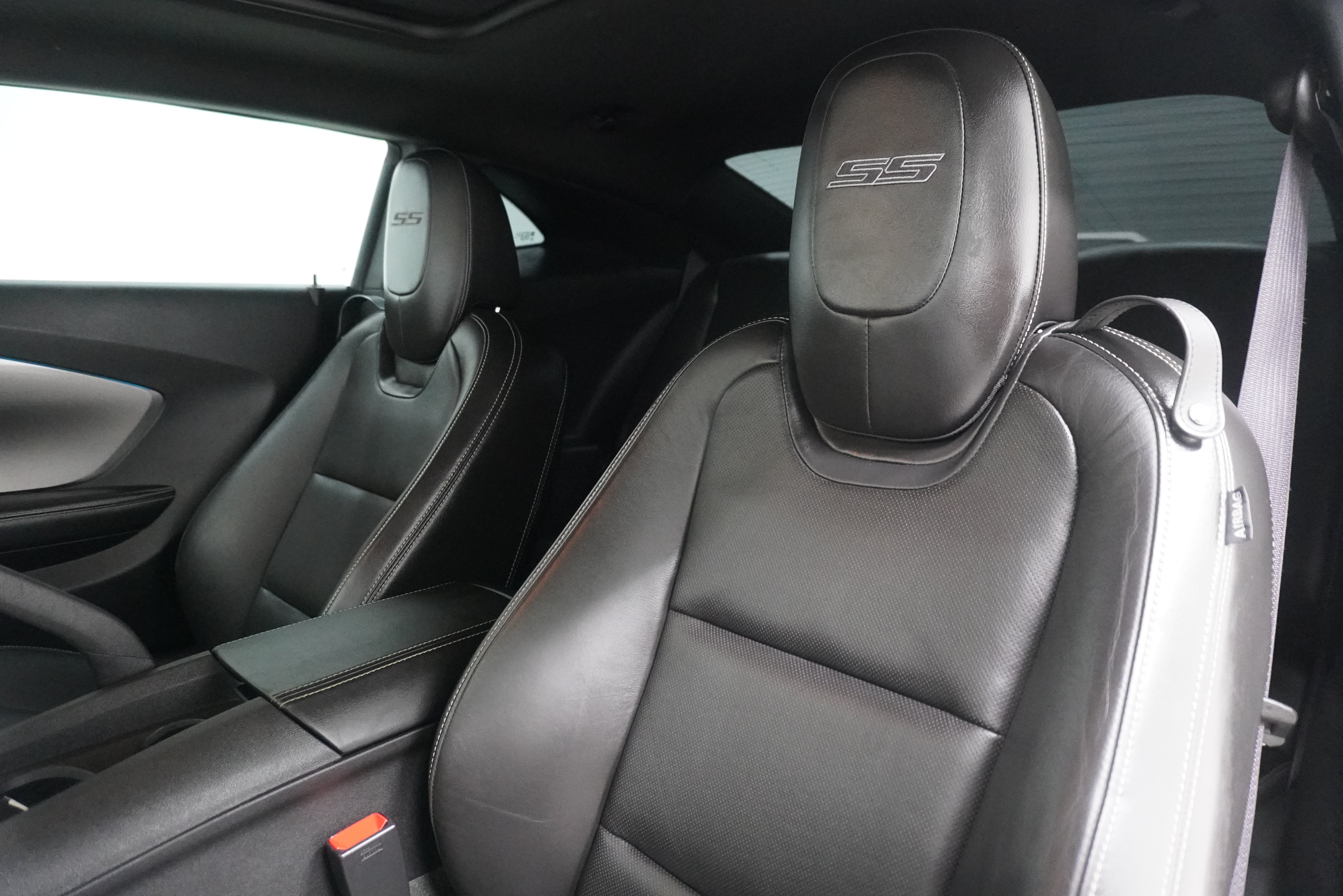Used 2010 Chevrolet Camaro SS w/ RS Package RWD image 11