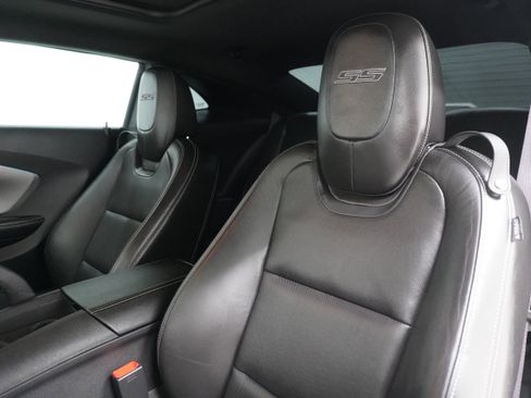 Used 2010 Chevrolet Camaro SS w/ RS Package RWD image 11