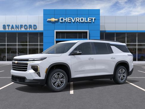 New 2026 Chevrolet Traverse LT w/ Driver Confidence Package FWD image 2