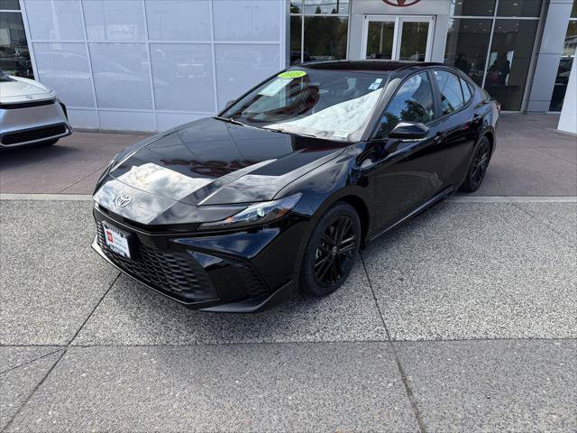 Certified 2025 Toyota Camry SE FWD image 4