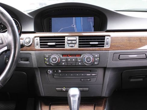 Used 2013 BMW 335i Convertible RWD image 18