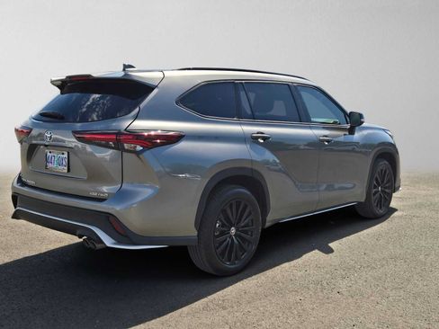 Certified 2026 Toyota Highlander XSE AWD/4WD image 3