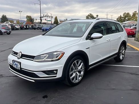 Used 2018 Volkswagen Golf Alltrack SEL image 8