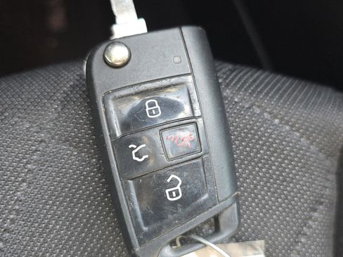 Used 2018 Volkswagen Atlas Launch Edition image 28