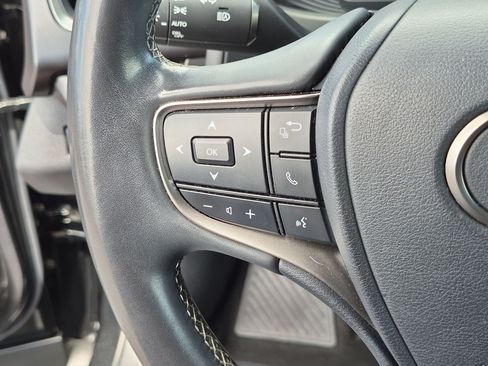 Used 2022 Lexus UX 250h AWD/4WD image 19