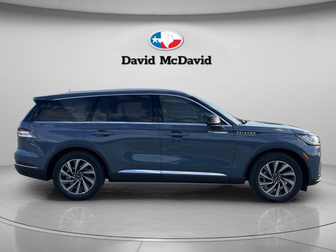 New 2026 Lincoln Aviator 2WD image 8