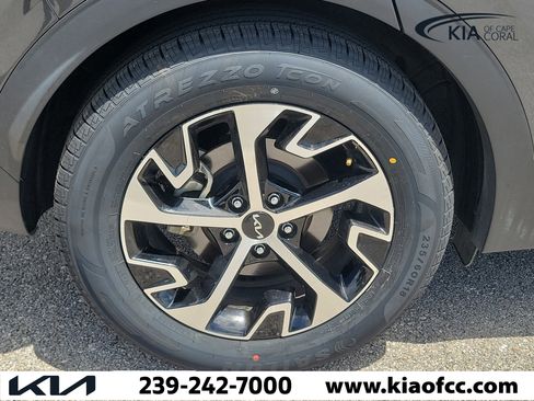 Certified 2023 Kia Sportage EX FWD image 8