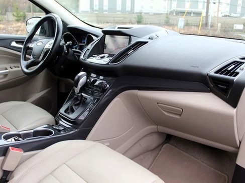 Used 2014 Ford Escape Titanium FWD image 19