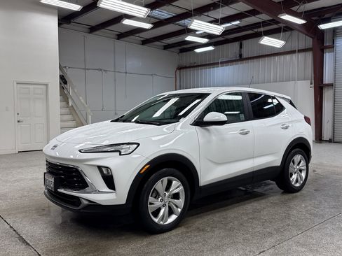 Used 2024 Buick Encore GX Preferred image 1