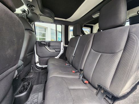 Used 2017 Jeep Wrangler Unlimited Sport AWD/4WD image 35