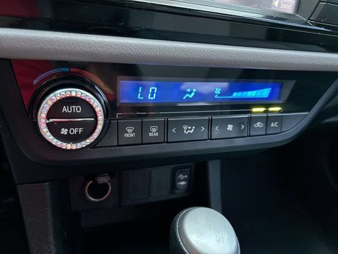 Used 2014 Toyota Corolla LE FWD image 23