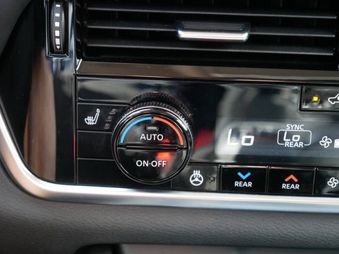 Certified 2025 Nissan Rogue SL w/ Tech Package AWD/4WD image 31