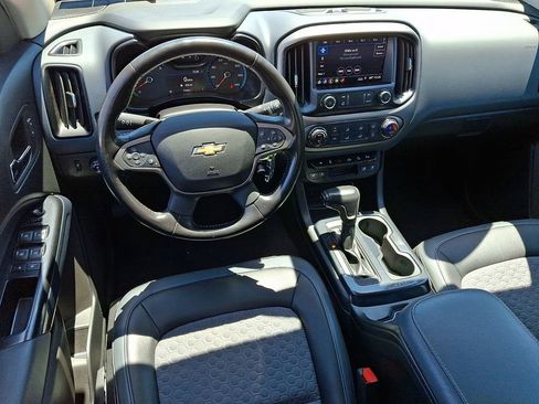 Used 2020 Chevrolet Colorado Z71 AWD/4WD image 2