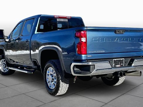 Used 2025 Chevrolet Silverado 2500 LT w/ Convenience Package image 11
